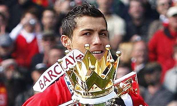 sr4 30082015 - Ronaldo is behind to match his United's trophy Cabinet