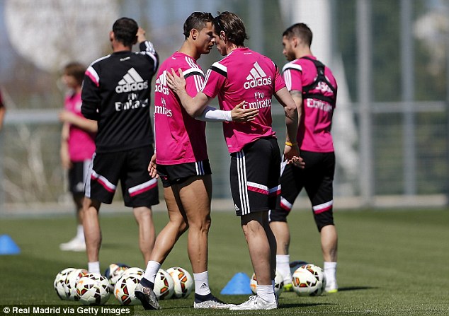 sr4 12092015 - Cristiano Ronaldo joined Real Madrid training session after International break