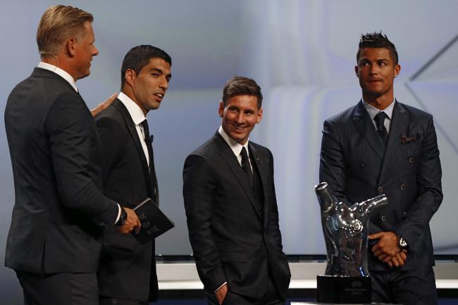 sr4 23092015 - “Luis Suarez is better than Cristiano Ronaldo” - Uruguay Midfielder Cristian Rodriguez