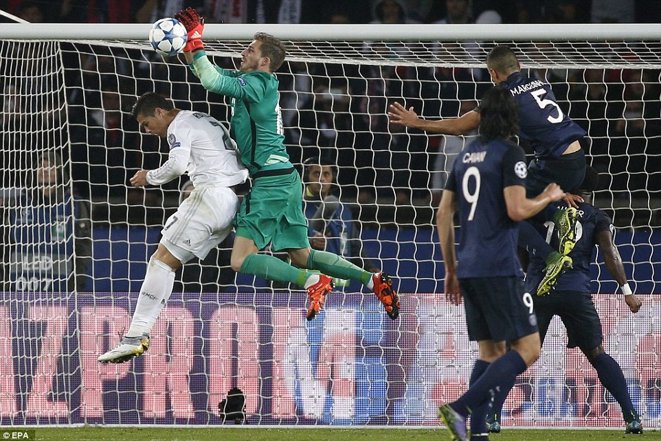sr4 22102015 - Best Captured moments of the match between Real Madrid and PSG 003