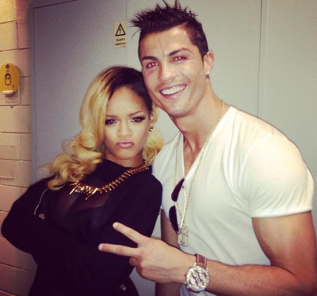 sr4 07112015 - Did you know, Cristiano Ronaldo Sings a song along to Rihanna