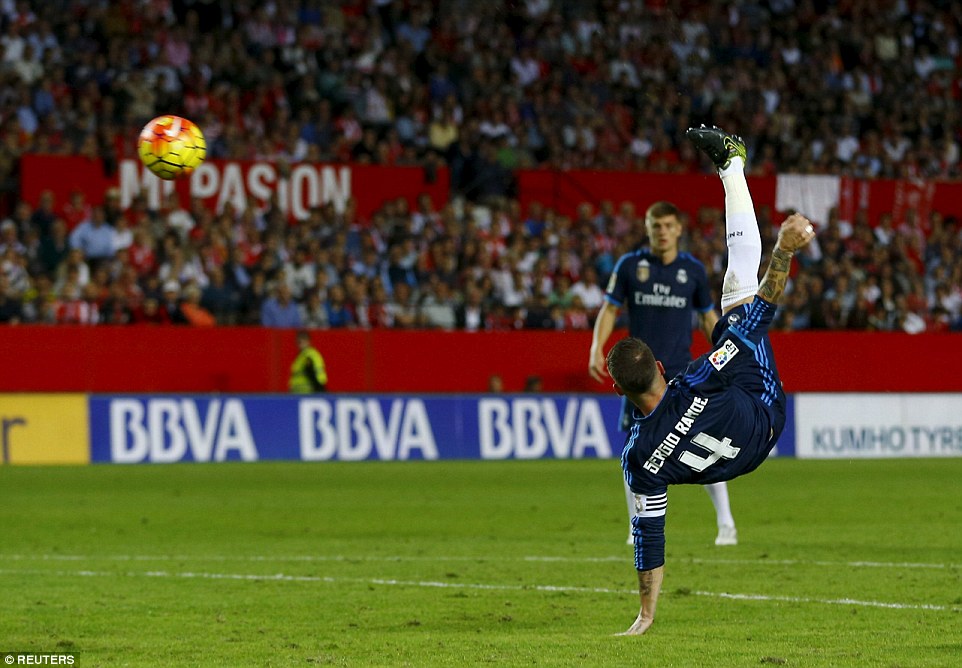 sr4 08112015 - Best captured moments of the Match between Real Madrid and Sevilla 003