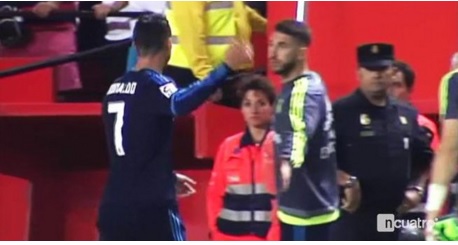 sr4 11112015 - Is there any type of rift between Cristiano Ronaldo and Sergio Ramos