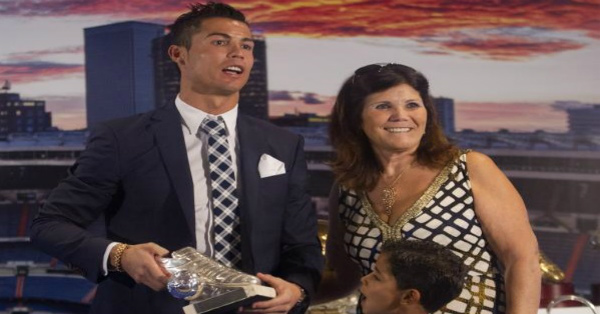 feauterd image - 02122015 Why Mother of Cristiano Ronaldo would prefer her son to join Manchester United over PSG