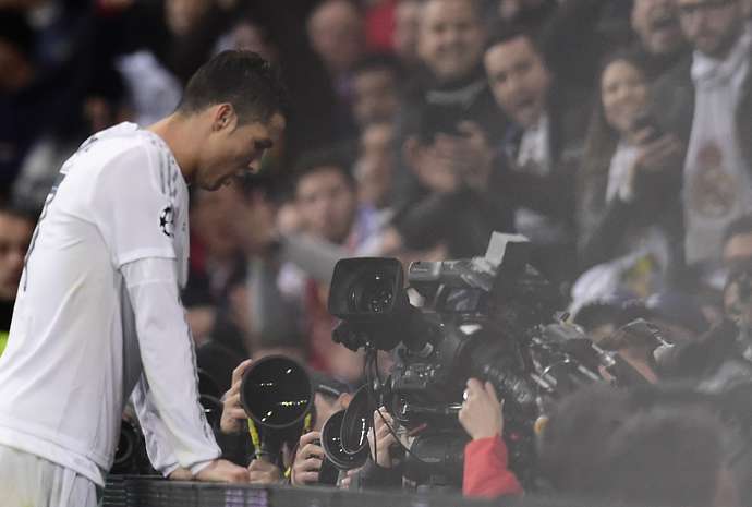 sr4 10032016 - Shocking news!! Cristiano Ronaldo was booed during Real Madrid clash.487
