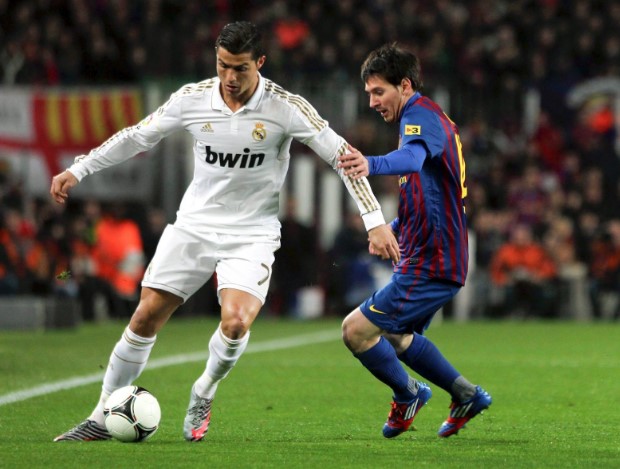 Most Stunning Moves of Cristiano Ronaldo on the Field [Video]