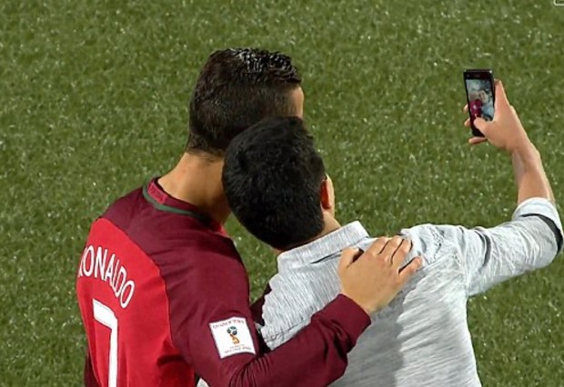WOW!! Cristiano Ronaldo finds time for a selfie during Portugal's win in WC Qualifiers