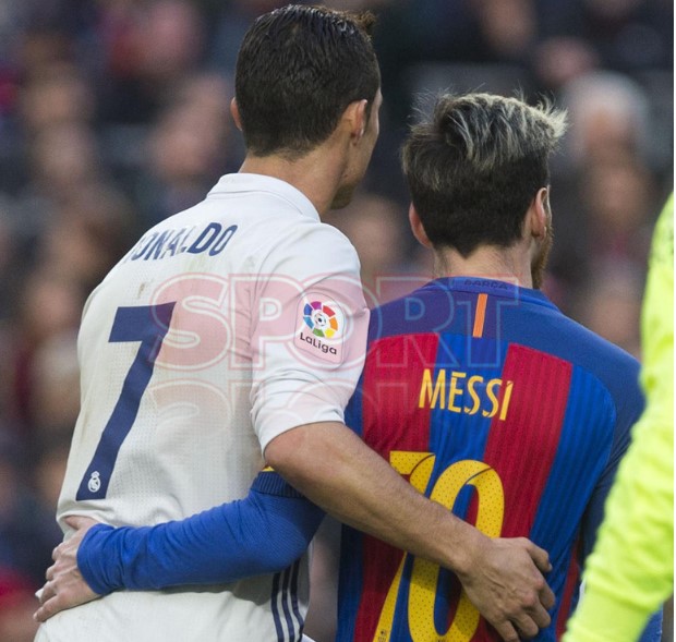 sr4-07122016-WOW!! The displays of affection between Cristiano Ronaldo and Lionel Messi during El Classico-001