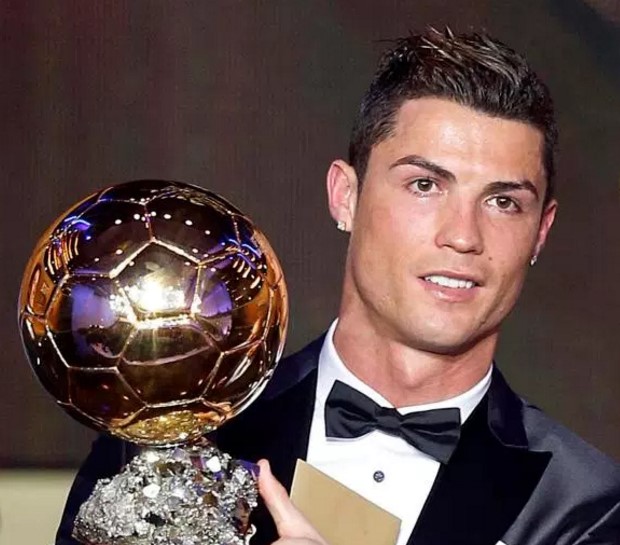 WOW!! Cristiano Ronaldo would earn £163 per minute if he left Real Madrid