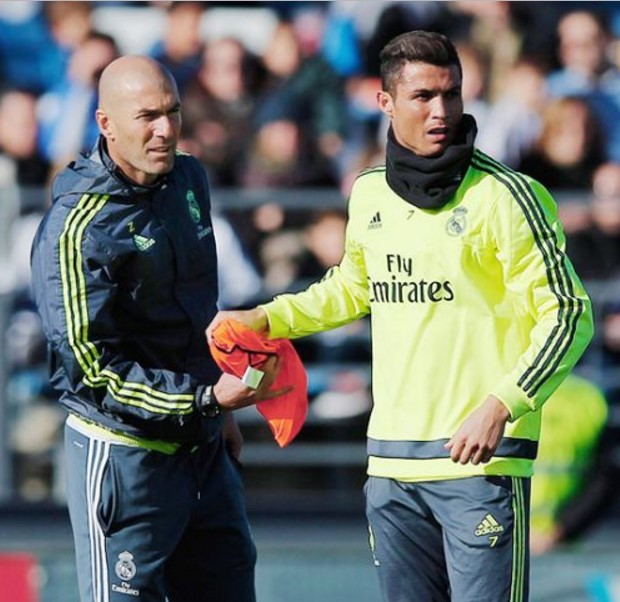 Zinedine Zidane calms an unhappy Cristiano Ronaldo feather in Real Madrid training