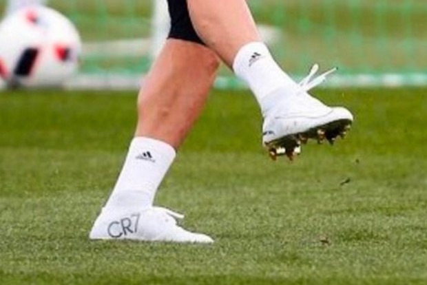 WOW!! Cristiano Ronaldo reveals his flashy new boots