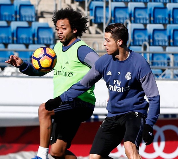 Watch the Classical strike by Cristiano Ronaldo during training!