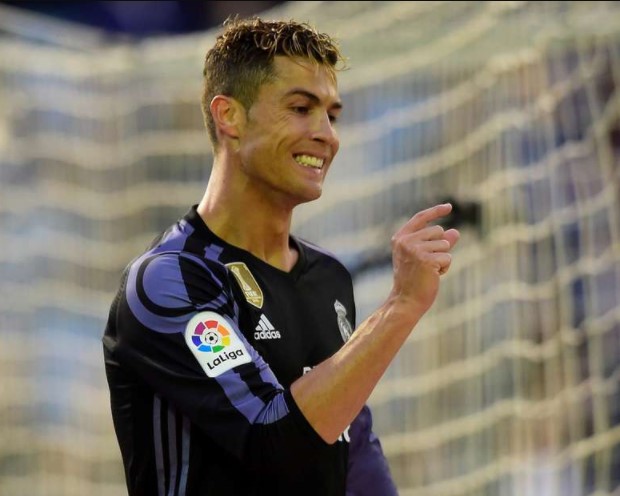 Video - Cristiano Ronaldo caught making controversial display vs Celta Vigo