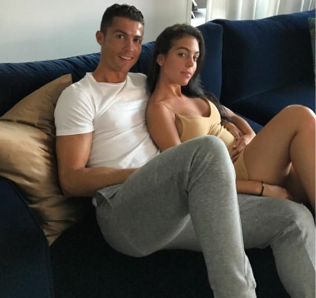 How did the Pregnancy Rumours of Ronaldo's gf start? 