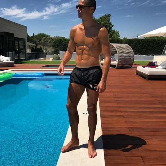 Ronaldo Relaxes with Son amidst Rumours of New fatherhood
