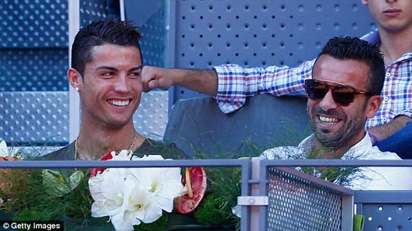 Cristiano Ronaldo watched Rafael Nadal's victory over Simone Bolelli