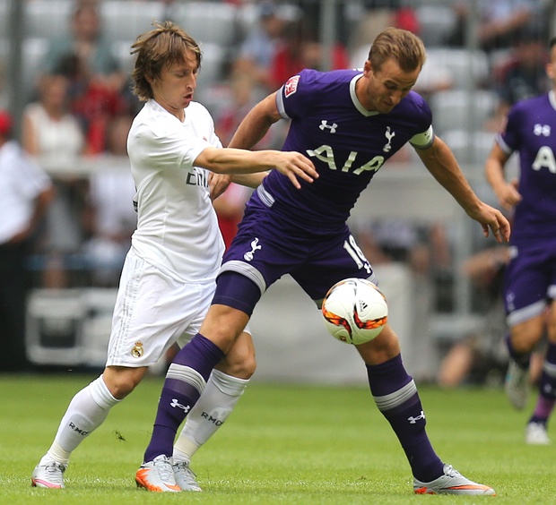 sr4 04082015 - Real Madrid VS Tottenham - Picture Gallery Audi cup Modric with kane