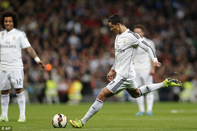 sr4 10092015 - Cristiano Ronaldo unable to find the net - Real Madrid fans are upsetting in this situation