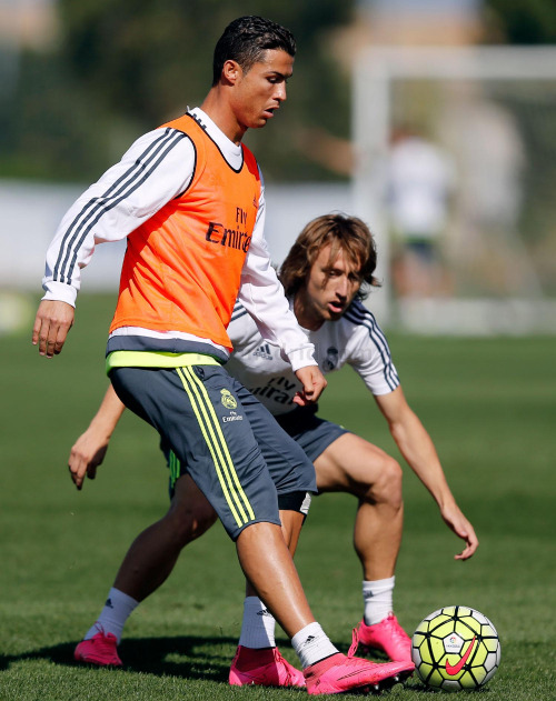 sr4 20092015 - Real Madrid team news and possible line-up against Granada 3455
