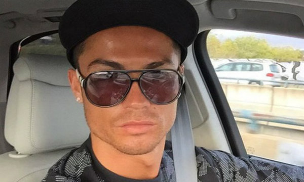 feauterd image - 29102015 Cristiano Ronaldo posted a new selfie on Instagram