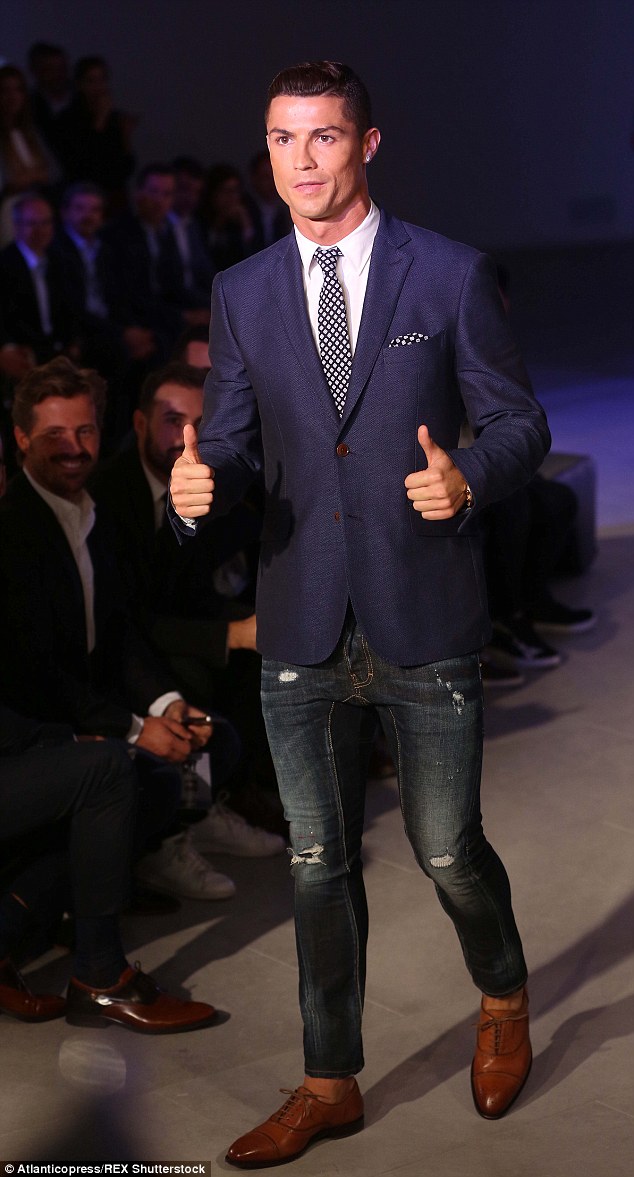 sr4 06102015 - Cristiano Ronaldo launches new range of CR7 footwear in Portugal 5689