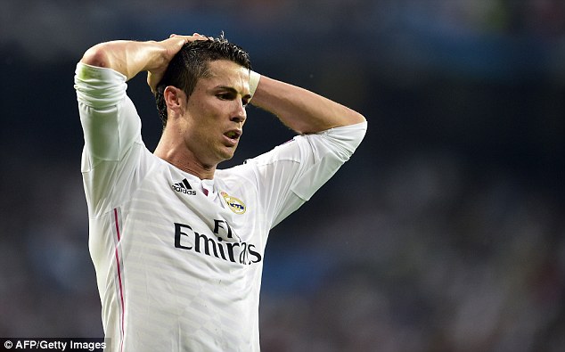 sr4 08102015 - Now Real Madrid teammates starting to question Cristiano Ronaldo of his decisions on the pitch 5698
