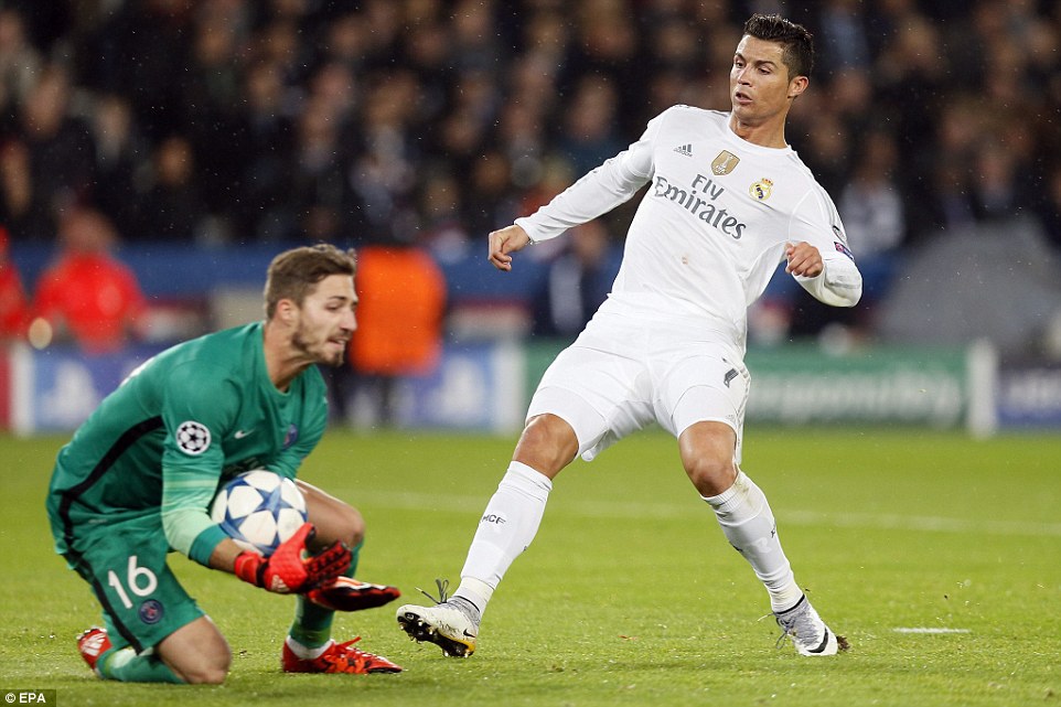 sr4 22102015 - Best Captured moments of the match between Real Madrid and PSG 005