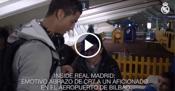 Video: Cristiano Ronaldo comforts crying fan of the opponent team!