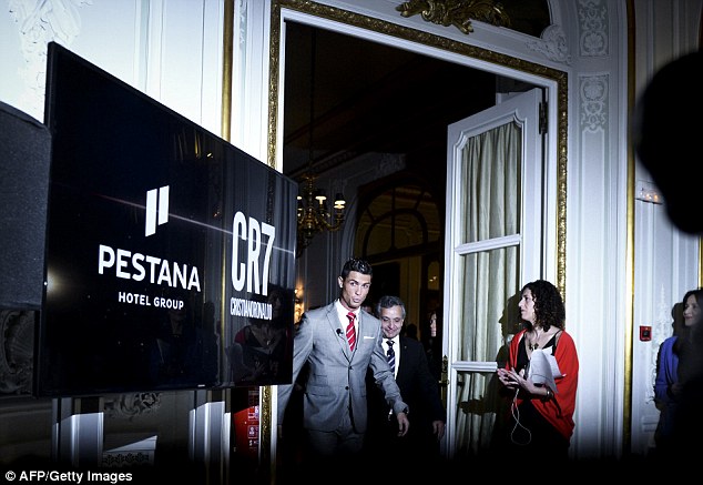 sr4 18122015 - WOW!! Cristiano Ronaldo is going to launch the new range of CR7 hotels
