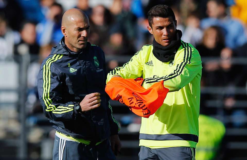sr4 06012016 - First training session under Zidane - Cristiano Ronaldo scores a fine goal