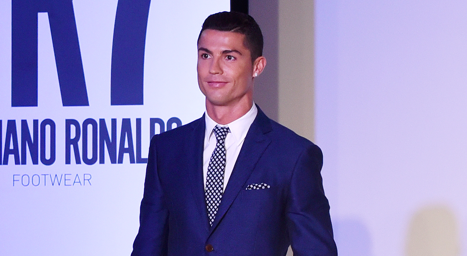sr4 05032016 - Why Cristiano Ronaldo wants to act in Hollywood film.2145