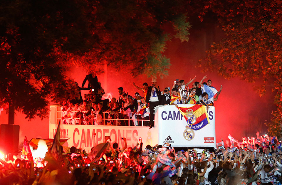 Real Madrid celebrate la Undécima at Cibeles!