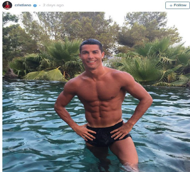 sr4 23072016 - Why Cristiano Ronaldo cannot keep his clothes on 001
