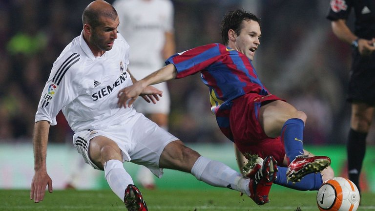Zinédine Zidane Best Goals for Real Madrid: 2001-2006 [Video]