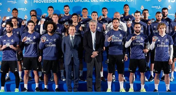 Cristiano Ronaldo and Real Madrid players receive their Sanitas health care cards