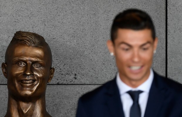 The Sculptor defends Cristiano Ronaldo statue!