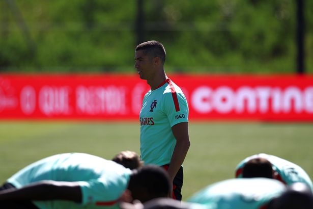 Ronaldo Joins Portugal Training Amid Rumours about Real Madrid Exit