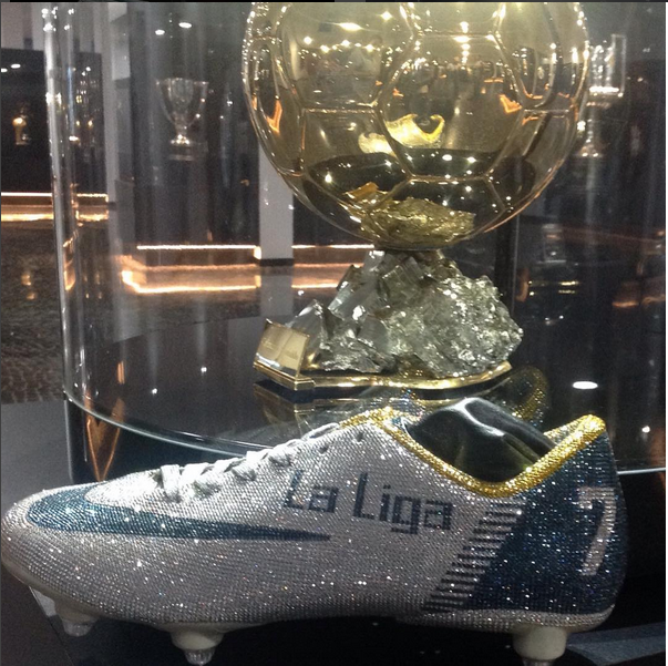 Now, Ronaldo has personalised boots with Swarovski crystals!